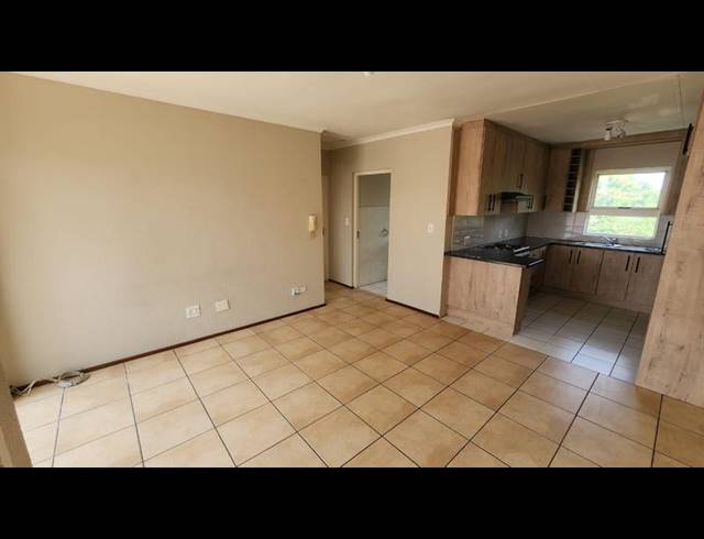 2 BEDROOM TOWNHOUSE FOR SALE IN SOUTH CREST